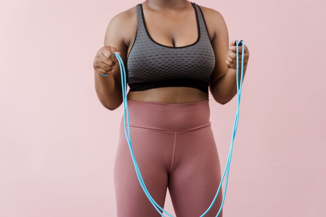 Jumping rope is a cardio workout that allows you to lose weight in the abdominal area